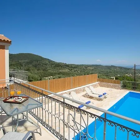 Sleeps 4 Pool Air Con Wifi