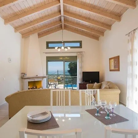 Sleeps 4 Pool Air Con Wifi * Katouna